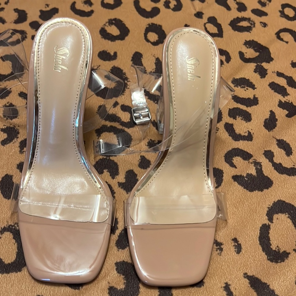 Brand new never worn heels!